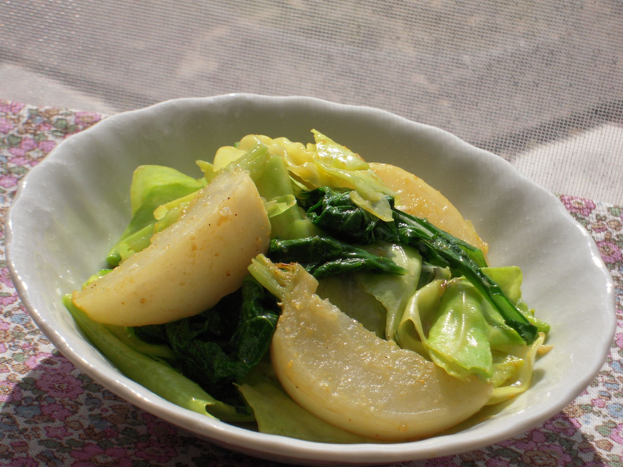 炒めるだけの簡単レシピで高血圧予防など 春キャベツとかぶのカレーペペロン風味 マクロビオティック 簡単 料理 レシピ ゆん ｓ