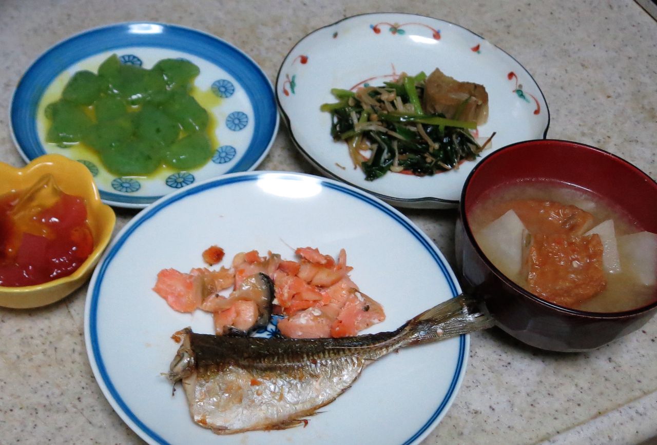 今日の晩飯 銀鮭の崩し焼きとアジの開き グルメな宿題を片付ける 新 マダム珍味の晩飯速報