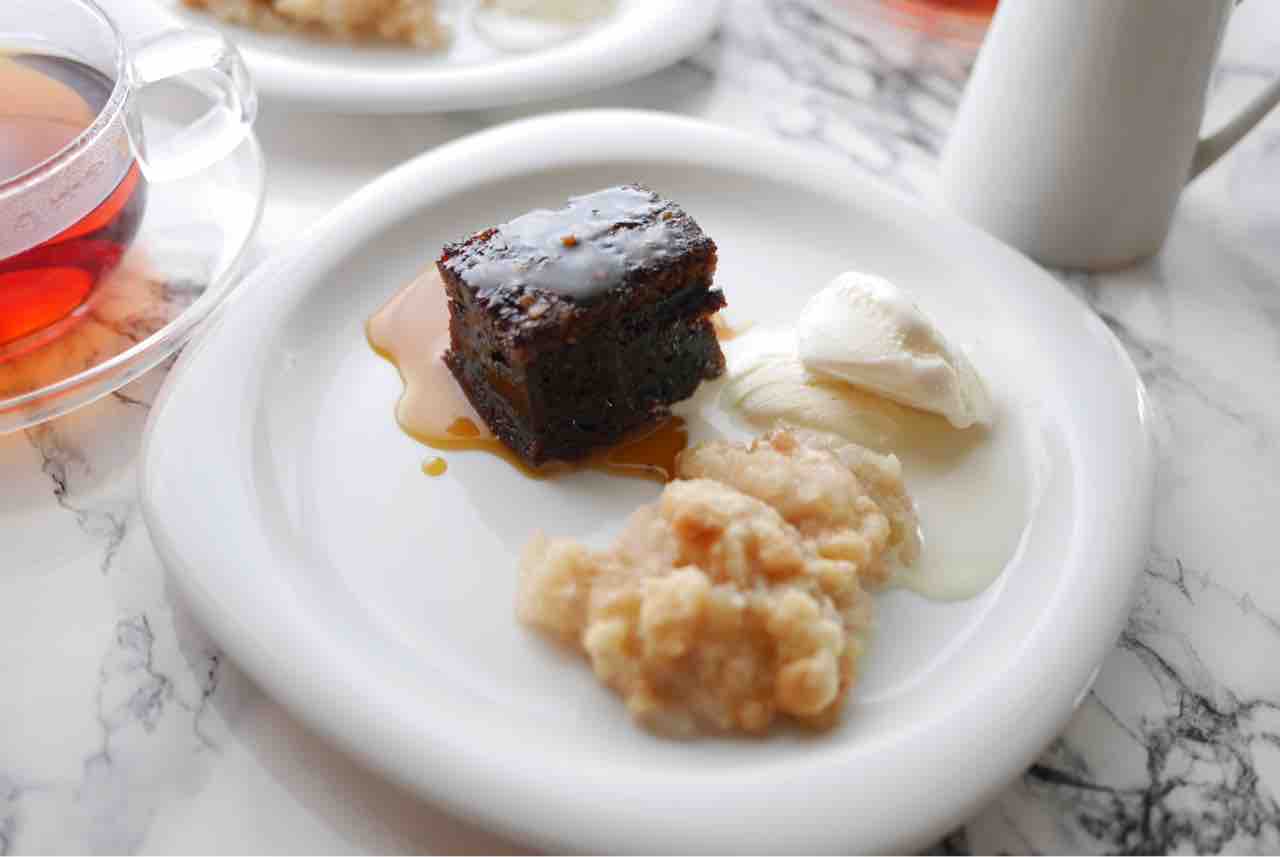 ブラムリーアップルスクランブルとスティッキートフィープディング マダム昌代の野菜で美レシピ