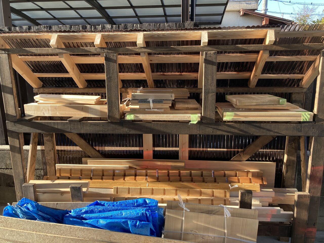 木材置き場に屋根を作ってみた なんとなく徒然日誌 木材置き場に屋根を作ってみた なんとなく徒然日誌