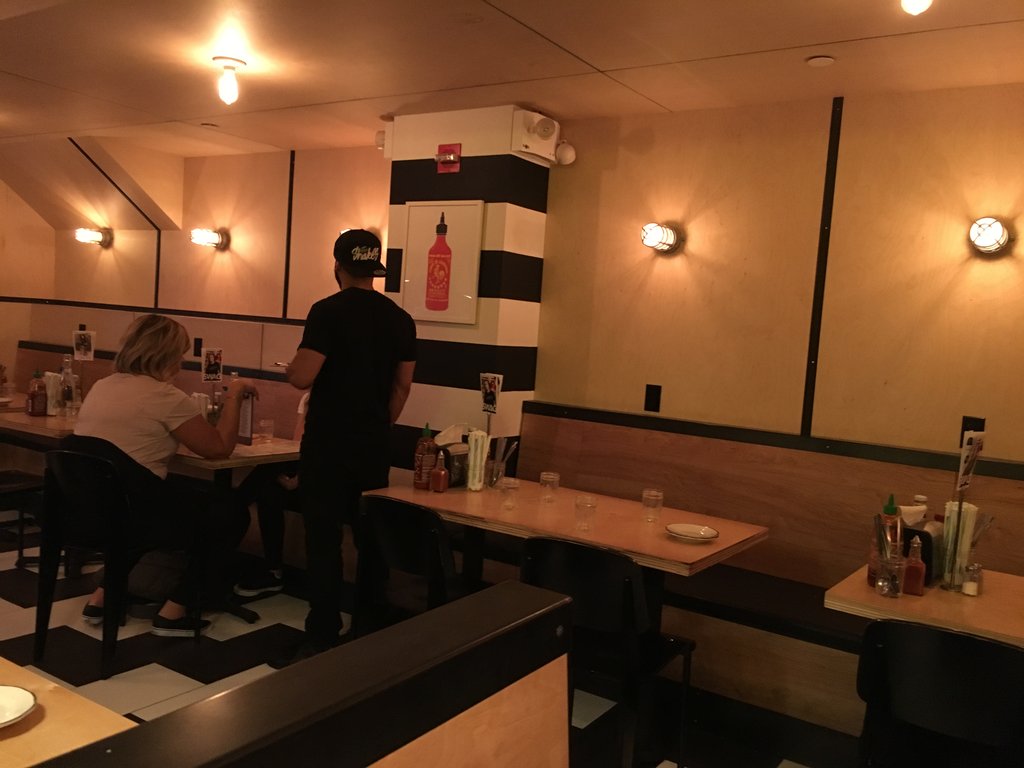 サラダもあるよ ボリューム バーガー Black Tap ミッドタウン 窓 New York 再び