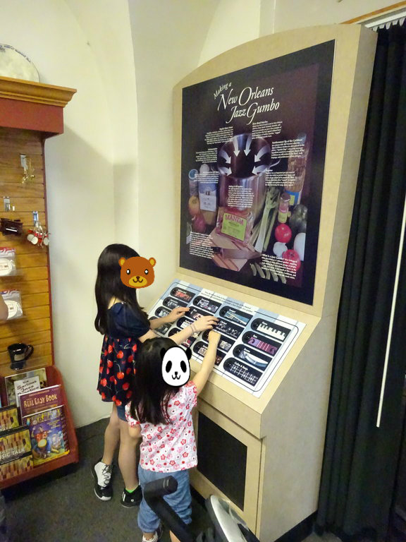 フレンチマーケット 旧造幣局でジャズ Nola 窓 New York 再び フレンチマーケット 旧造幣局でジャズ Nola 窓 New York 再び