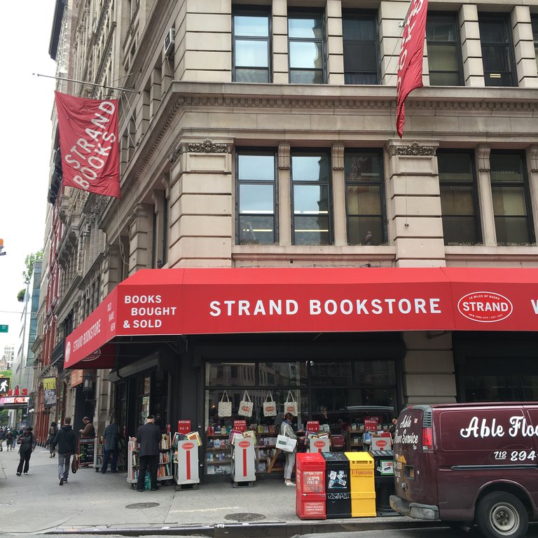 Ny名物本屋strandと Ny生まれのテーブルウエアchilewich ユニオンスクエア 窓 New York 再び Ny名物本屋strandと Ny生まれのテーブルウエアchilewich ユニオンスクエア 窓 New York 再び
