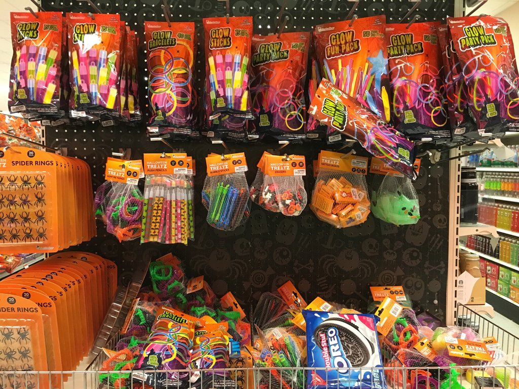 ハロウィン 学校への寄付やtrick Or Treatのお品と アレルギー対応市販お菓子 窓 New York 再び