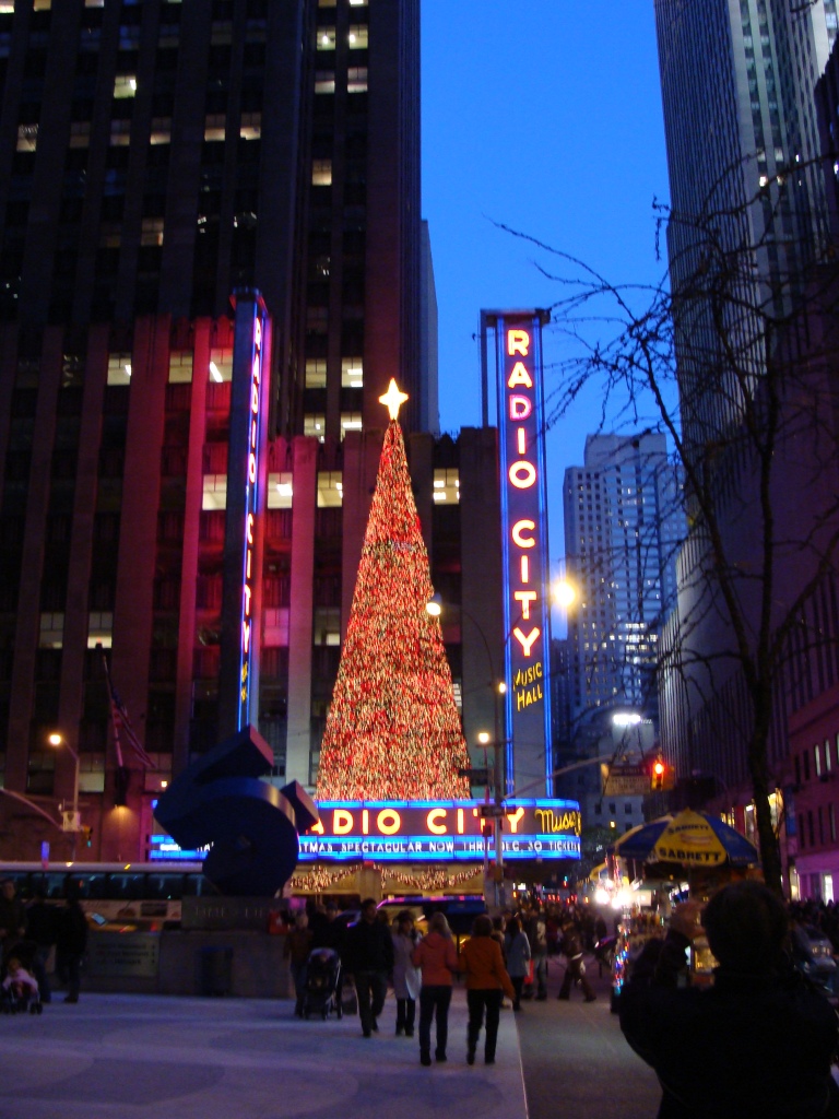 Nyのクリスマスと言えば Radio City Christmas Spectacular 窓 New York