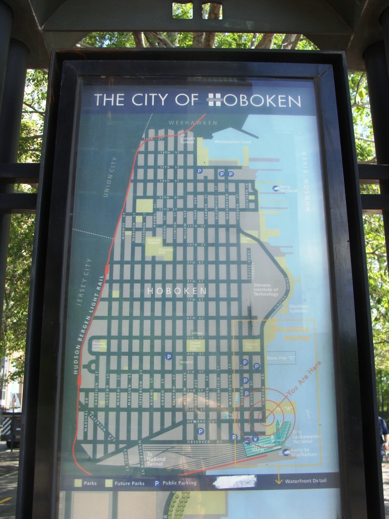 ハドソン川と 軍艦 Hoboken港 窓 New York ハドソン川と 軍艦 Hoboken港 窓 New York