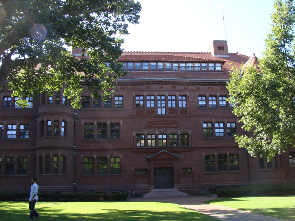 秋旅行：ケンブリッジのハーバード Harvard Univ. とMIT : 窓