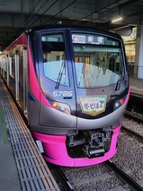 20240224京王ライナー32号(高尾山冬そば号)南大沢駅