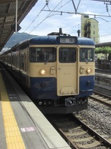 写真21クモユニ号塩尻駅