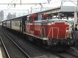 20090614SLさくらんぼ号山形駅到着後左沢側にDE101760を連結