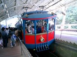 写真六甲ケーブル車両赤上20041121