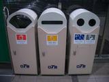 20050423OTSコスモスクエア駅ごみ箱
