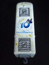 ディズニーリゾートラインシー10周年トミカ1