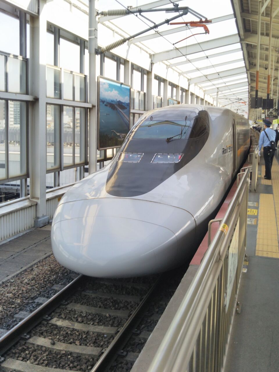 JR西日本 ひかりレールスター : 13番まどぐち