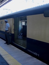 写真10クモユニ号辰野駅