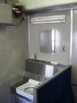 写真14クモユニ号辰野駅
