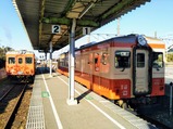 いすみ鉄道観光急行3号とキハ20大原