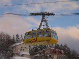 20051229蔵王中央ロープウェイ黄色い搬器