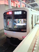 20260108新幹線デザインのラッピングトレイン