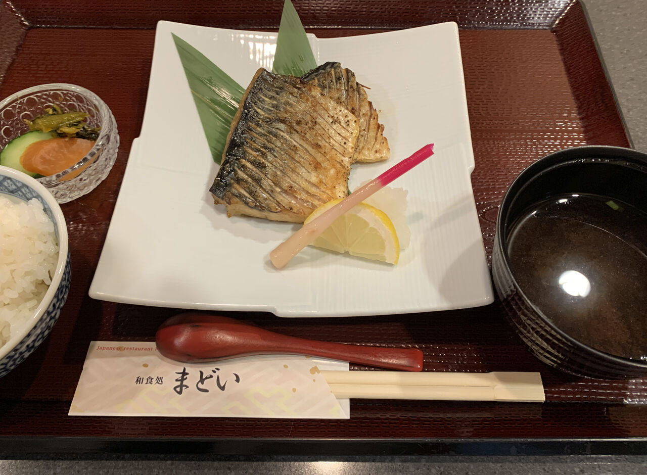 ご紹介 鯖 さば 塩焼き ご飯セット ９ １３ 月 本日 １１時 ２０時の通し営業 川越 和食処まどい のブログ