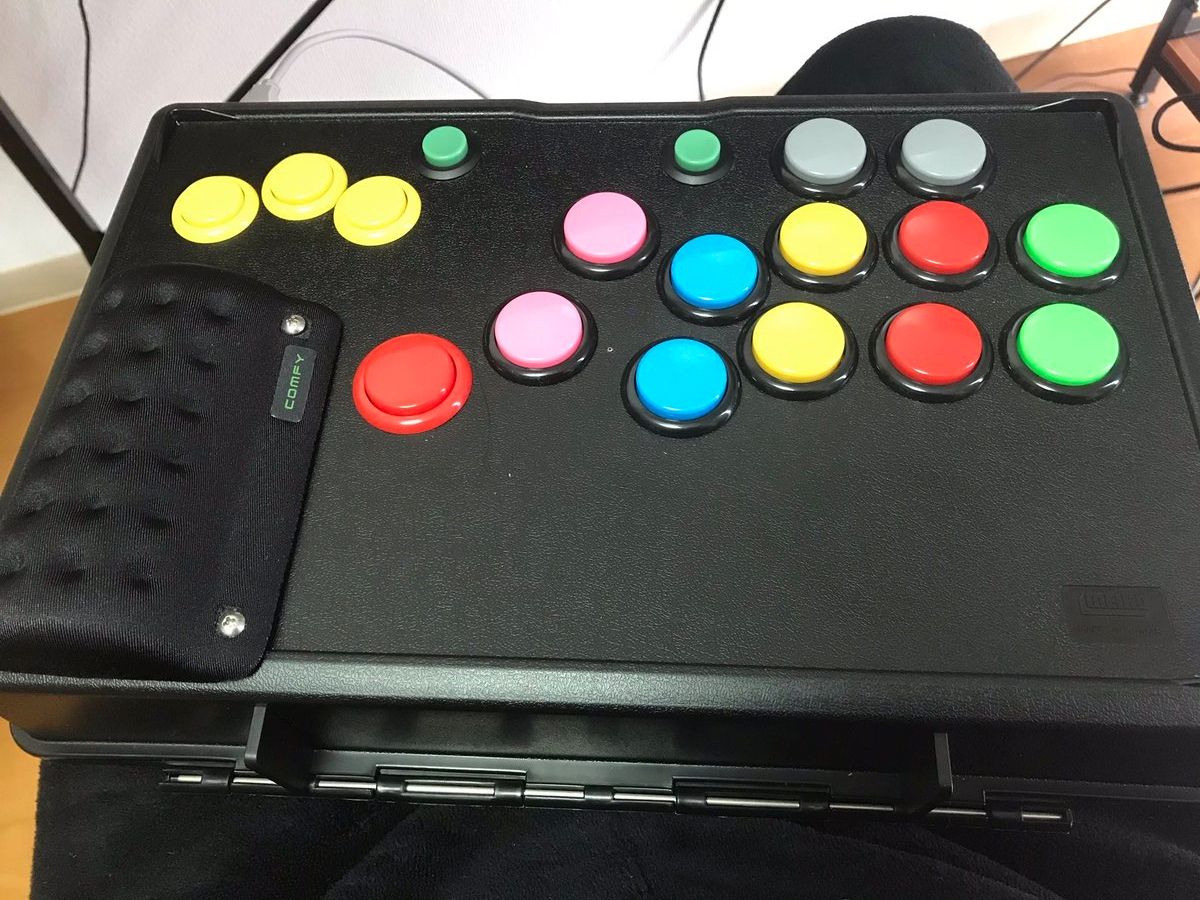 悲報 格ゲーのコントローラー 進化しすぎて意味不明になる ゲーハーの窓 悲報 格ゲーのコントローラー 進化しすぎて意味不明になる ゲーハーの窓