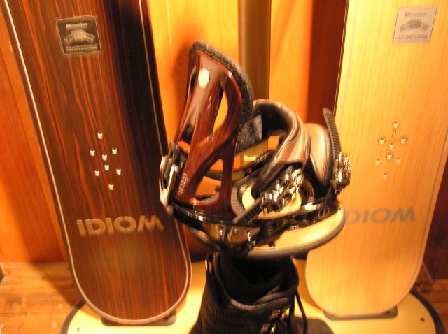 Burton idiom ボード入荷 : BrandNew