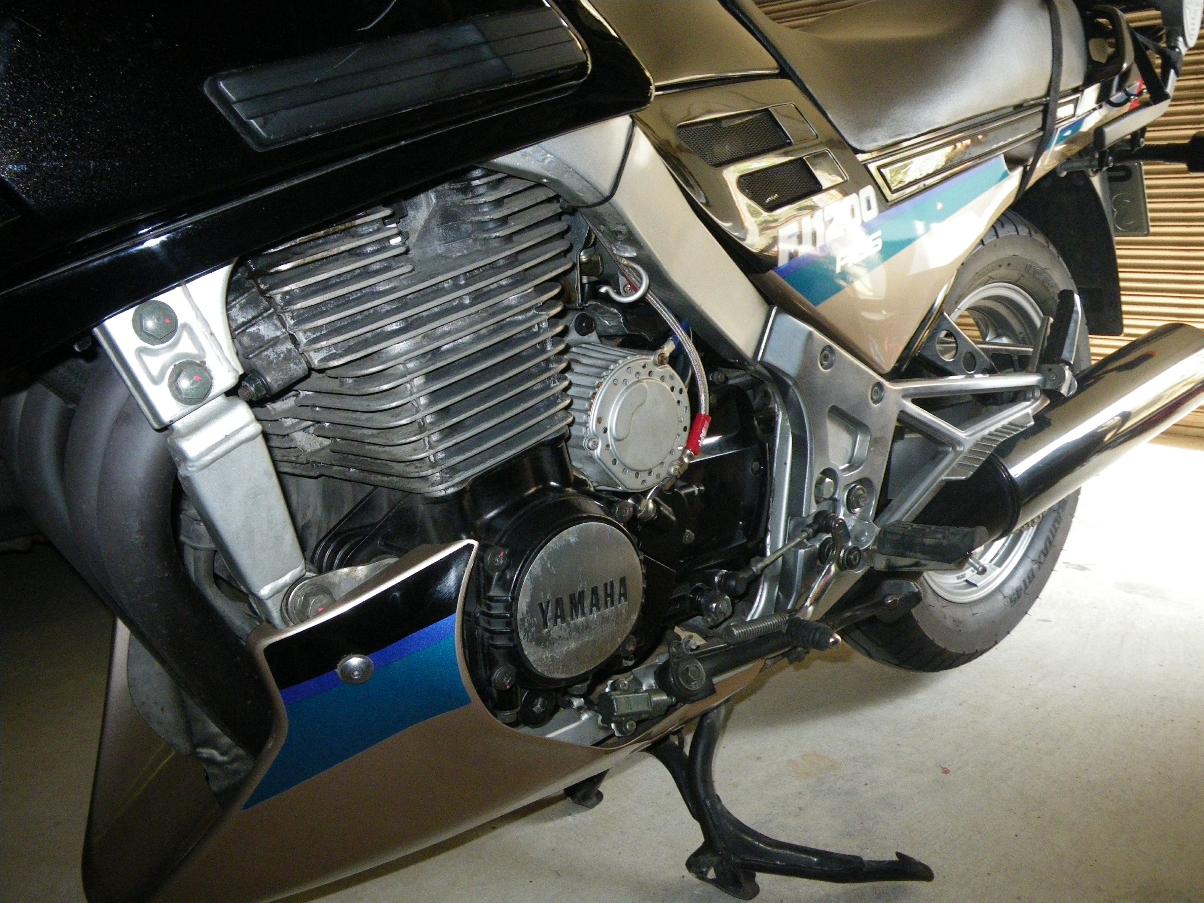 FJ1200にXJR1300のジェネレーターを乗せてみる : ぼんやりした放浪者 FJ1200にXJR1300のジェネレーターを乗せてみる : ぼんやりした放浪者
