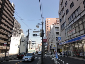 市谷薬王寺町の交差点