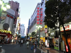 かつてムーランルージュ新宿座があった場所