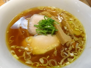 醤油ラーメン＠ラーメン屋 トイ・ボックス