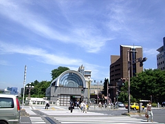 四ツ谷駅前