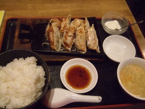 餃子屋台　大盛り餃子定食　