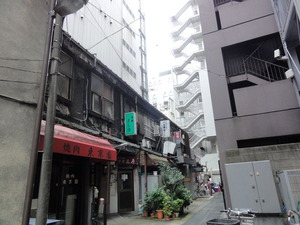 中華三原の建物