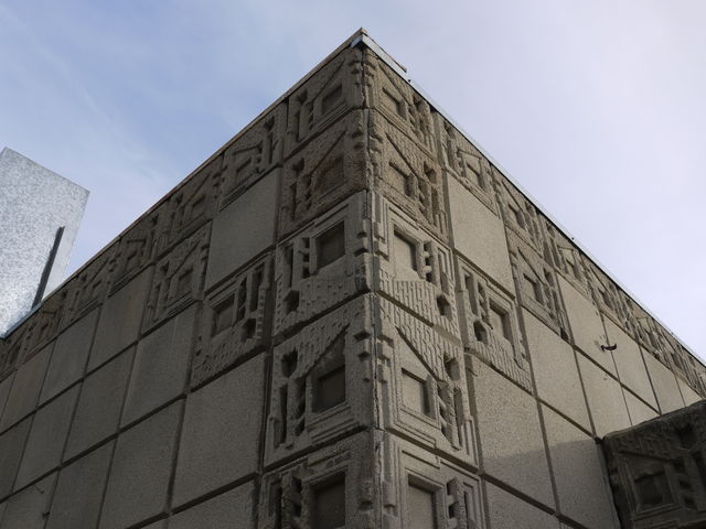 ハリウッドにあるフランク・ロイド・ライト建築の一般住宅を巡る