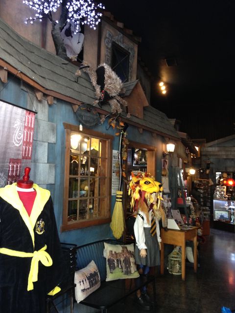 ハリー ポッターなどのファンタジー Sfのtv 映画グッズのお店 Whimsic Alley まぐやまのロサンゼルス生活日記