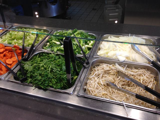 トーランス デルアモのモンゴリアンbbqで大盛り焼きそば まぐやまのロサンゼルス生活日記