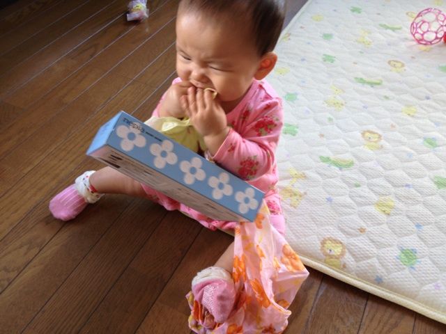 ティッシュ箱の手作りおもちゃ まいまいの妊娠 出産 新米ママ日記 ティッシュ箱の手作りおもちゃ まいまいの妊娠 出産 新米ママ日記