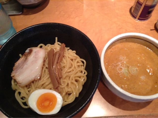 大勝軒いちぶん 柏 ジャニオタ的に写真が貼られた店 アイアン グルメイデン