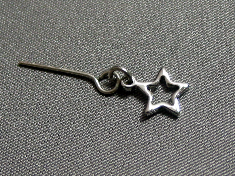 らめび 人形にピアス