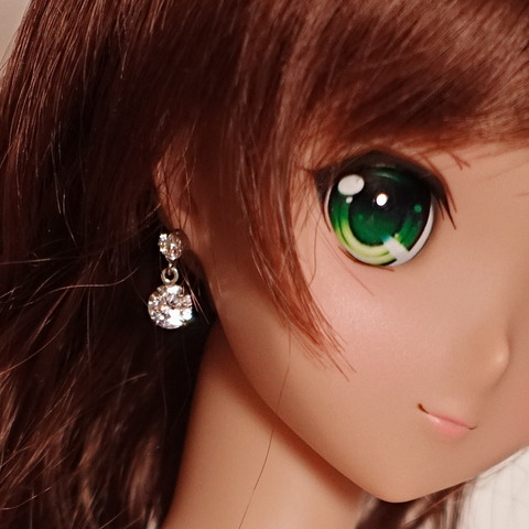 SmartDollにピアス