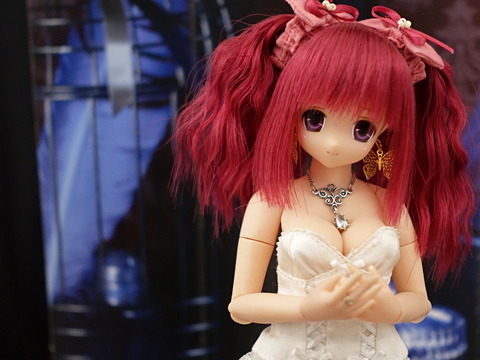 苺サアラに白ドレス