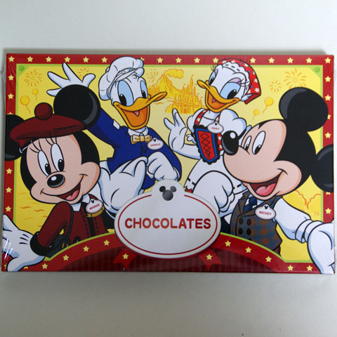 キャストのコスチュームを着たミッキーたちがデザインされたチョコレート Maihama1のblog キャストのコスチュームを着たミッキーたちがデザインされたチョコレート Maihama1のblog