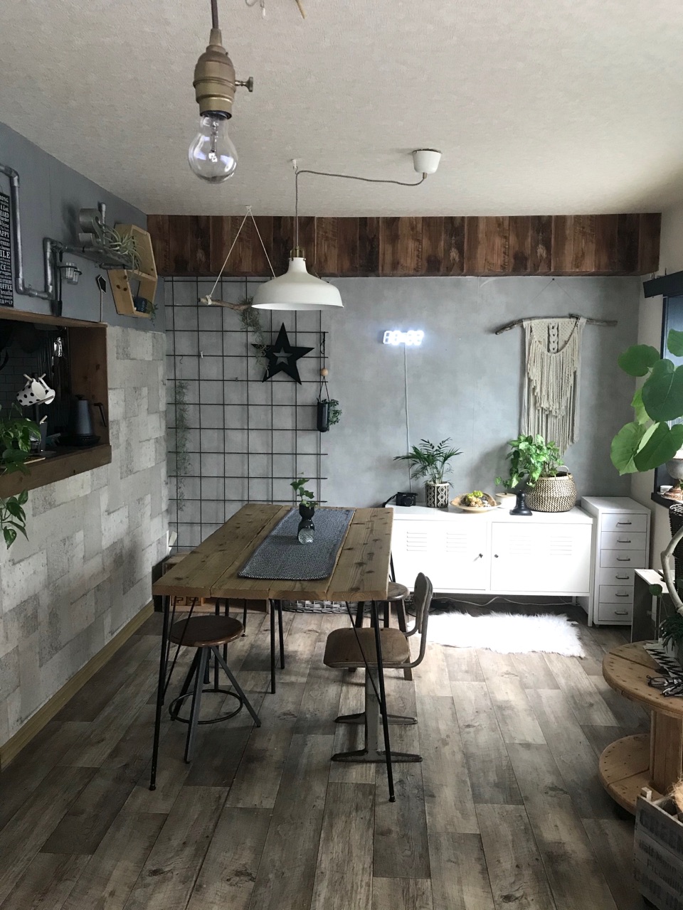 賃貸diy 最小限の穴で天井の好きな位置に照明を取り付ける方法 Maikostyle Powered By ライブドアブログ 賃貸diy 最小限の穴で天井の好きな位置に照明を取り付ける方法 Maikostyle Powered By ライブドアブログ