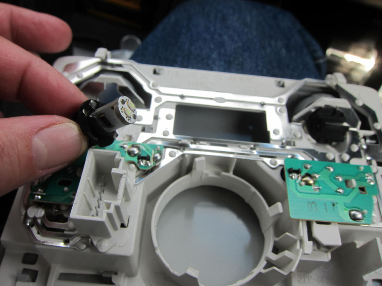 シャランのled電球交換 Maimoな生活 シャランのled電球交換 Maimoな生活