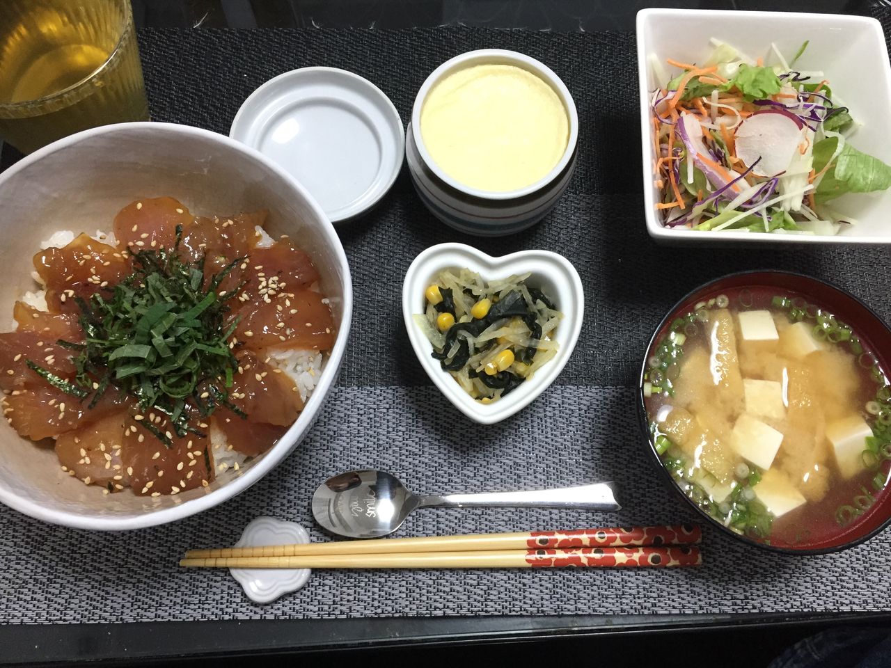 晩御飯 びんちょうまぐろの漬け丼 節約おうちごはん 晩御飯 びんちょうまぐろの漬け丼 節約おうちごはん