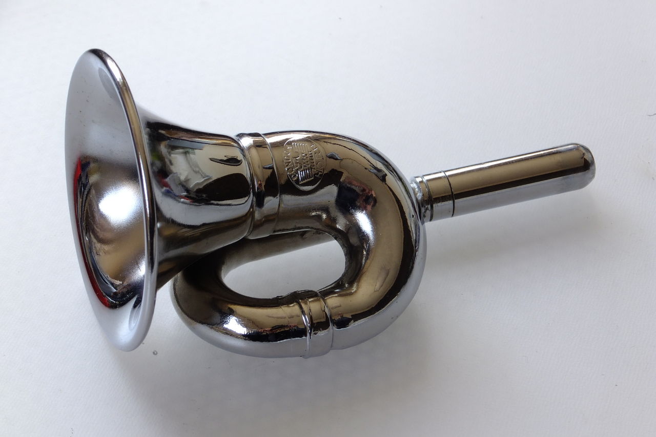 楽器 音楽 マイロネフは行く