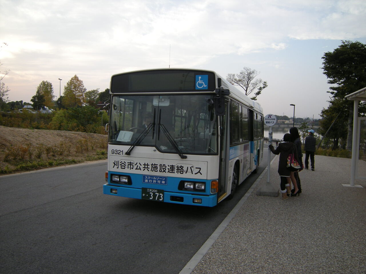 刈谷ハイウェイオアシス 刈谷市公共施設連絡バス 運行は名鉄バス 大興タクシー バスと日常の風景