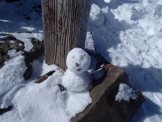 17213-12 5合目の雪だるま