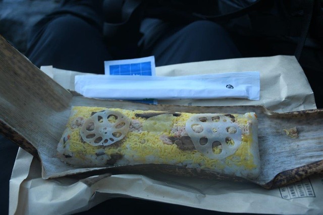 槍沢ロッヂの朝食弁当。ちらし寿司で