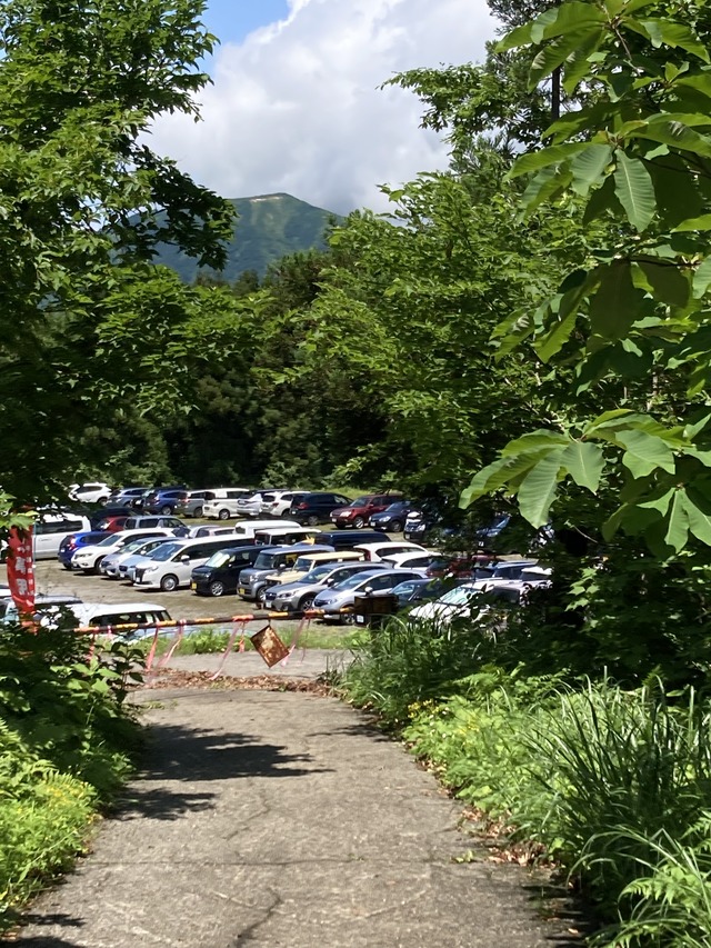 ２駐車場はいっぱい